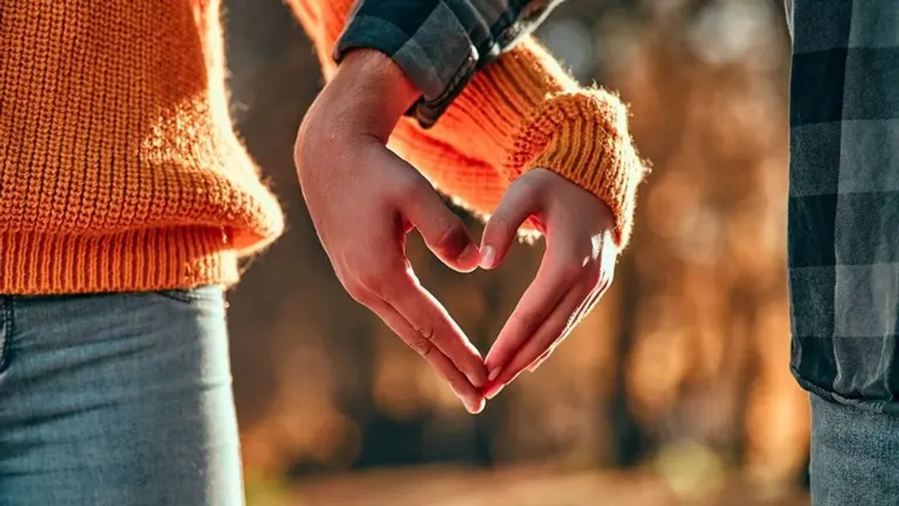 No es el corazón sino el cerebro: qué te pasa al enamorarte